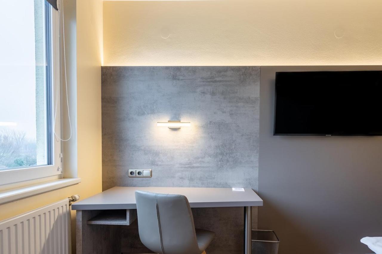 Das Reinisch Just Rooms Schwechat Bagian luar foto
