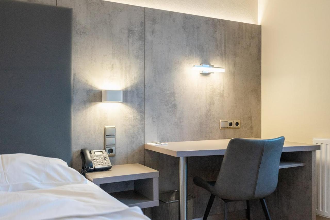 Das Reinisch Just Rooms Schwechat Bagian luar foto