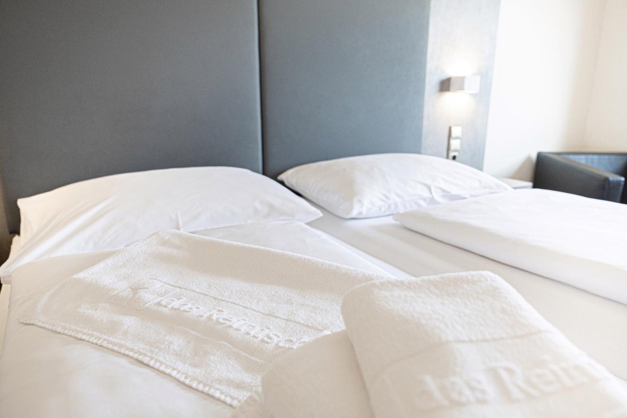 Das Reinisch Just Rooms Schwechat Bagian luar foto